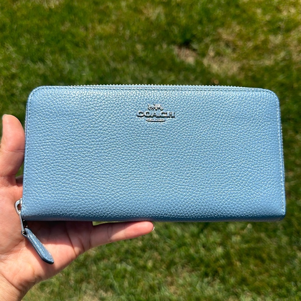 NWT Coach Continental Wallet